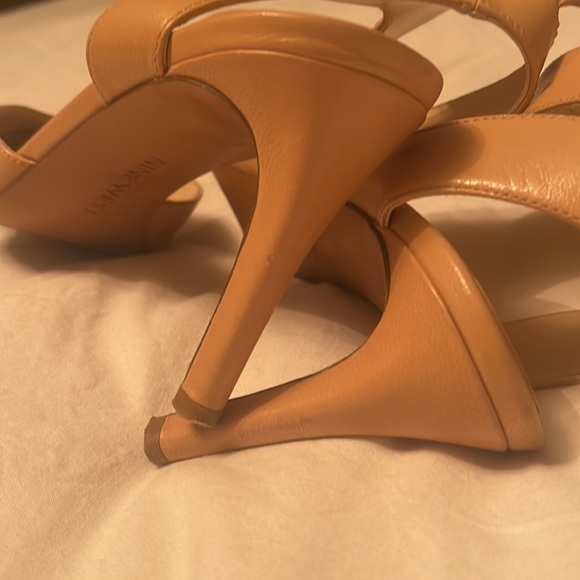 Nine West flesh heels. Size 7 Nearly New - Picture 4 of 4